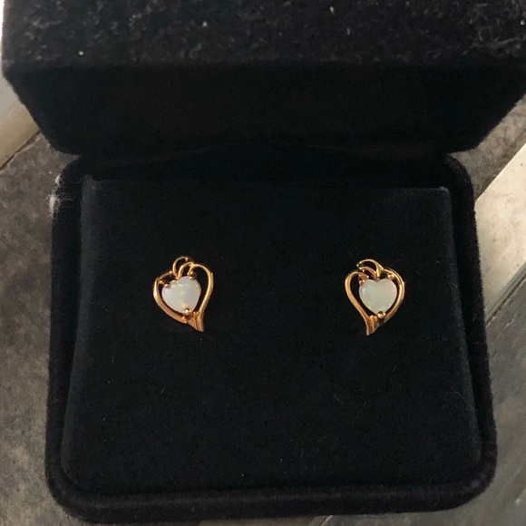 Vintage 14k Gold & Genuine Opal Heart Earrings - Picture 2 of 4